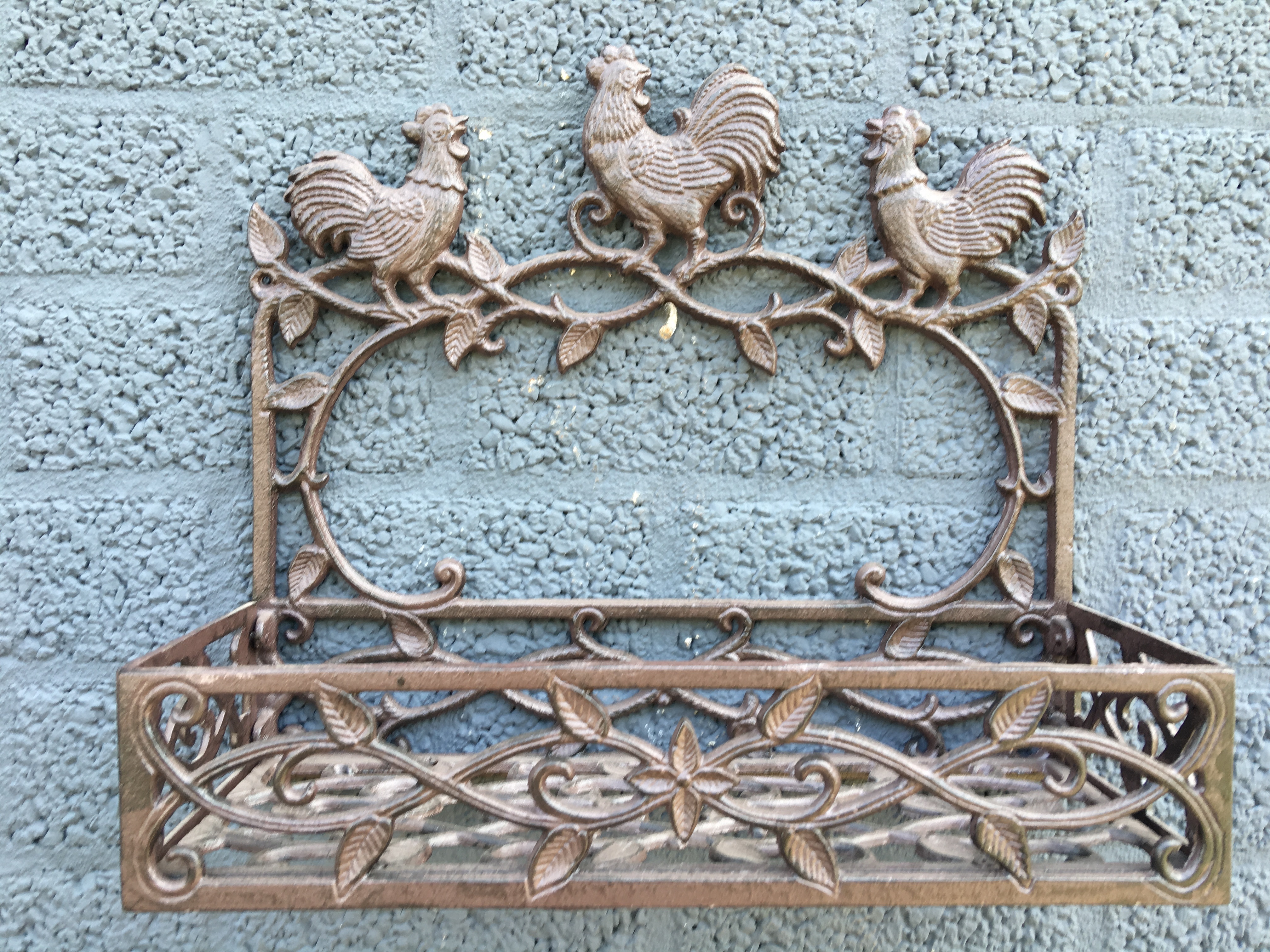 Gietijzeren plantenbak voor buiten. countryclassicdesign.eu