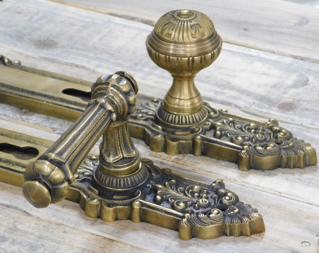 Geweldige eik linnen trompet Set deurbeslag voor de (huis)deur: antiek messing oprichter tijd. -  CountryClassicDesign, Alle accessoires voor in en om uw huis. Maak van je  huis een thuis.