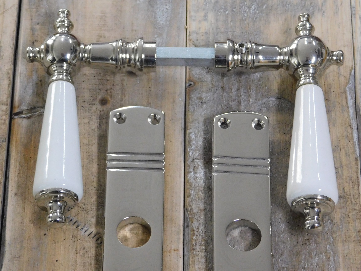 Retro Style deurbeslag set nikkel - deurknoppen met porseleinen handvaten wit.