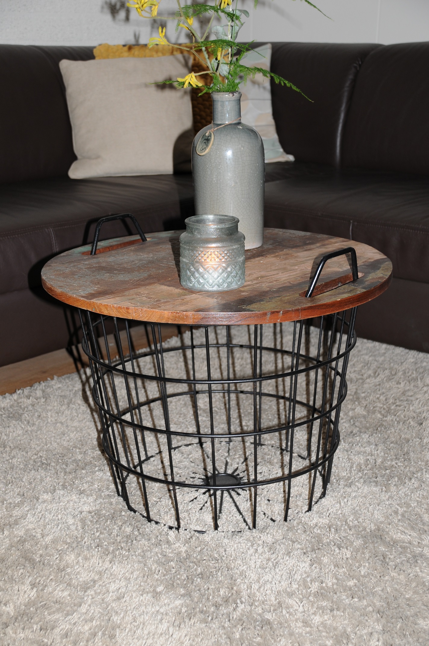 Table basket By-boo-metal-colonial hardwood tabletop, very trendy!!