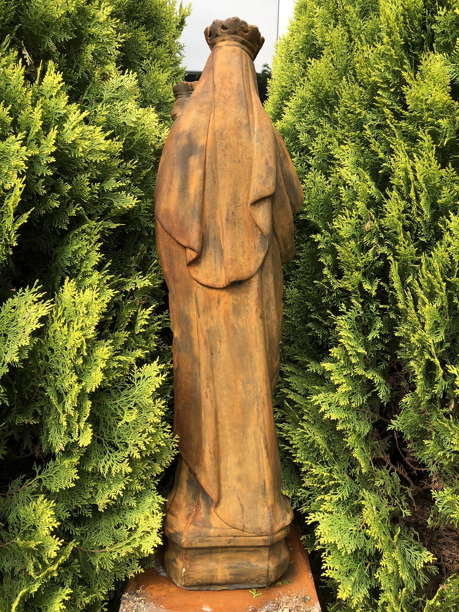 Prachtig Mariabeeld - kind, super mooi vol stenen beeld op sokkel in oxide.