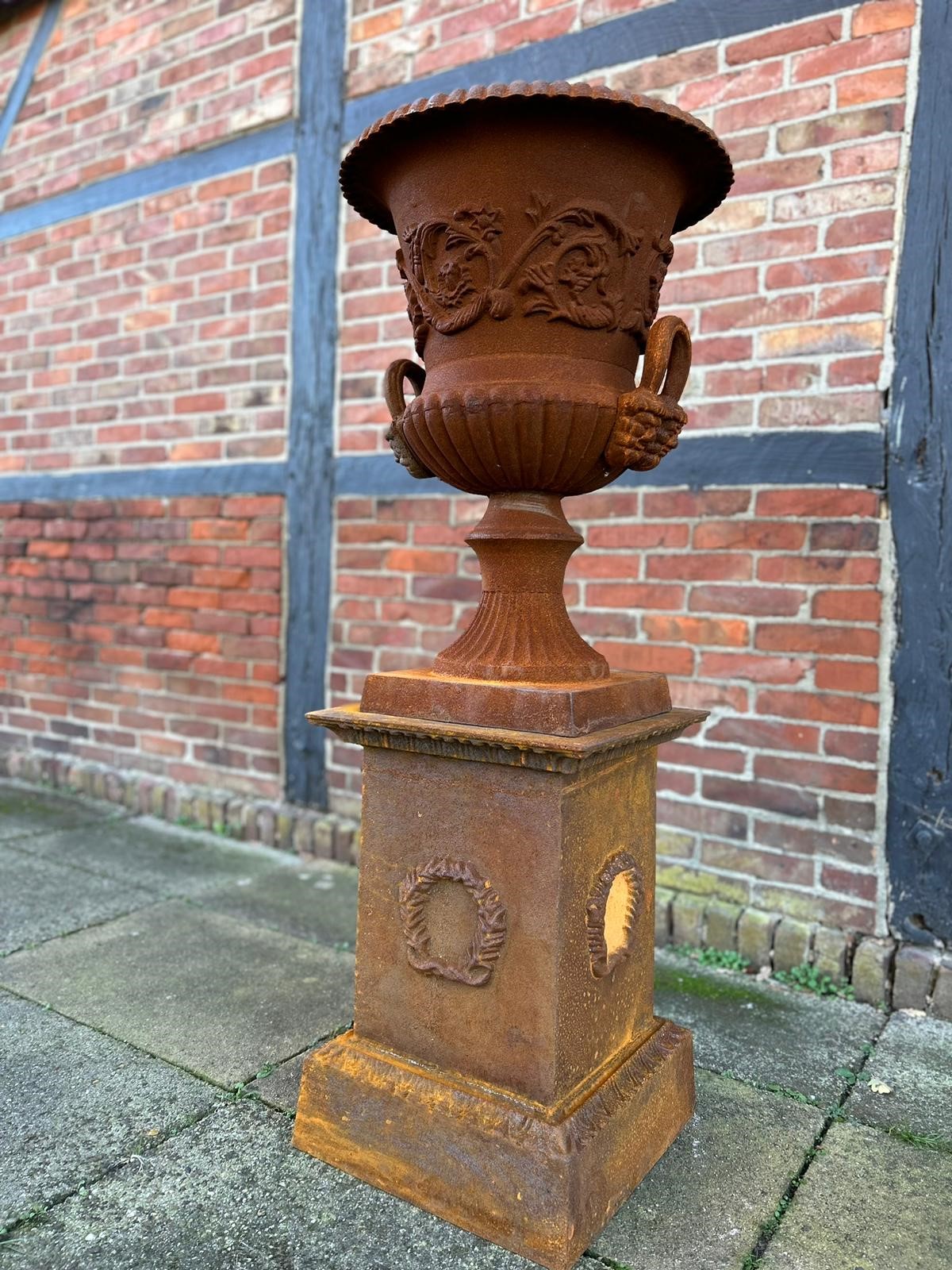 Large garden vase on column XL - all cast iron - oxide