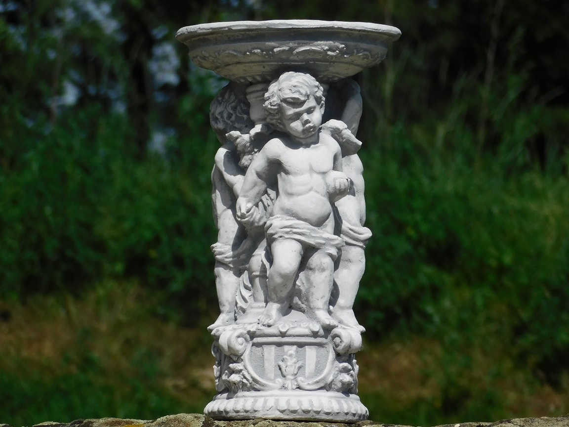 Dekorative Statue mit Engeln und Waage | Stein | Detailliert
