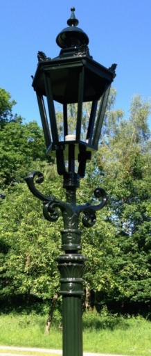 tags: lamp met voet, buitenlamp, buitenlamp, buitenlampen, nostalgie, tuin, staande lampen, lampen voor tuin, patio lamp, lantaarn, tuin, pad verlichting, kleine lamp, staande lamp, entree lamp voor de input,