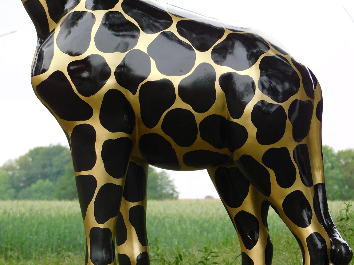 Bijzonder groot beeld 'Giraffe' - zwart/goud van Polystone