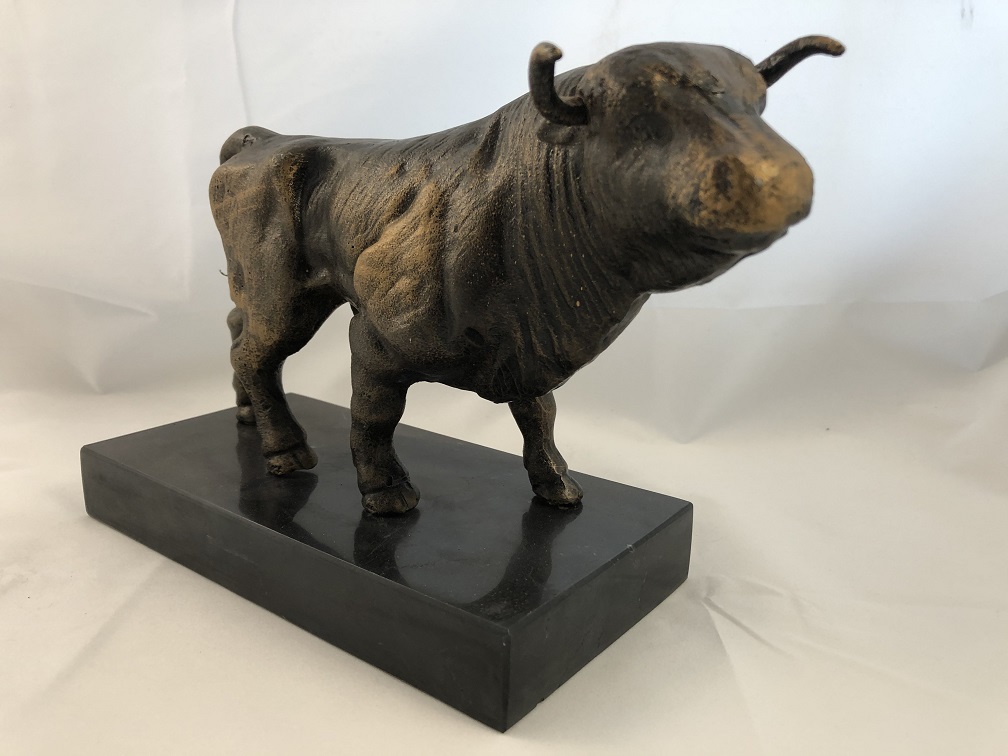 universiteitsstudent krater Bereid Sculptuur metalen bronskleurige grote stier, prachtig!! -  CountryClassicDesign, Alle accessoires voor in en om uw huis. Maak van je  huis een thuis.