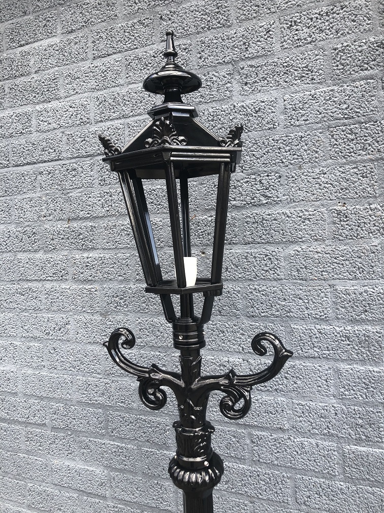 Regeren zomer Spruit Nostalgische lantaarns zoals in Amsterdam, Parijs, Brussel.. Dat wilt u  toch ook? Bekijk ze snel in onze webshop!