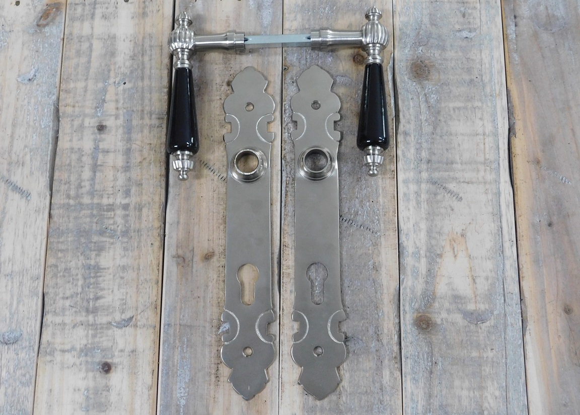 Set deurbeslag - nikkel geborsteld - keramische handgrepen ivoor + lange plaat voordeur PZ92