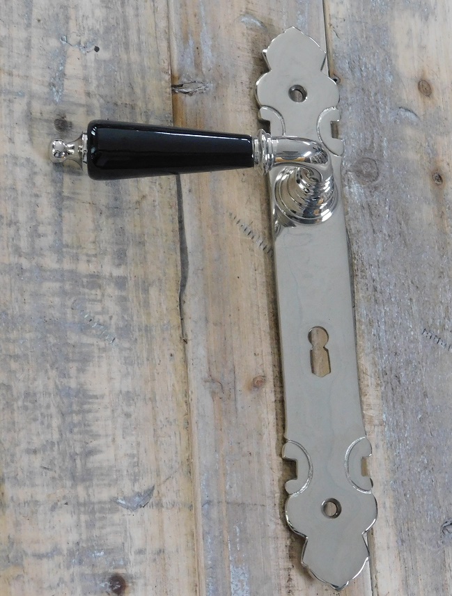 Set deurbeslag - nikkel gepolijst met keramische handgreep  zwart + lange platen BB72