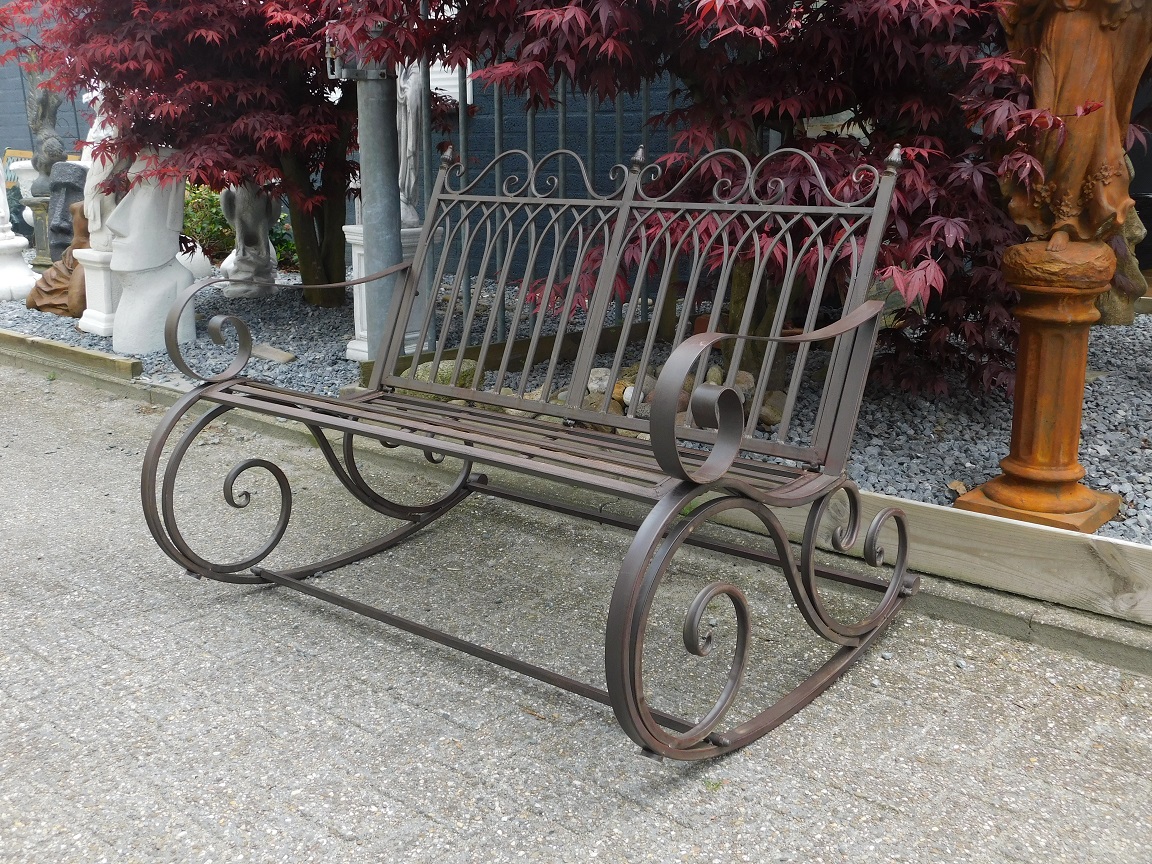 optillen Zeestraat ontploffen Antieke smeedijzeren schommelbank, bruine schommel voor de tuin -  CountryClassicDesign, Alle accessoires voor in en om uw huis. Maak van je  huis een thuis.