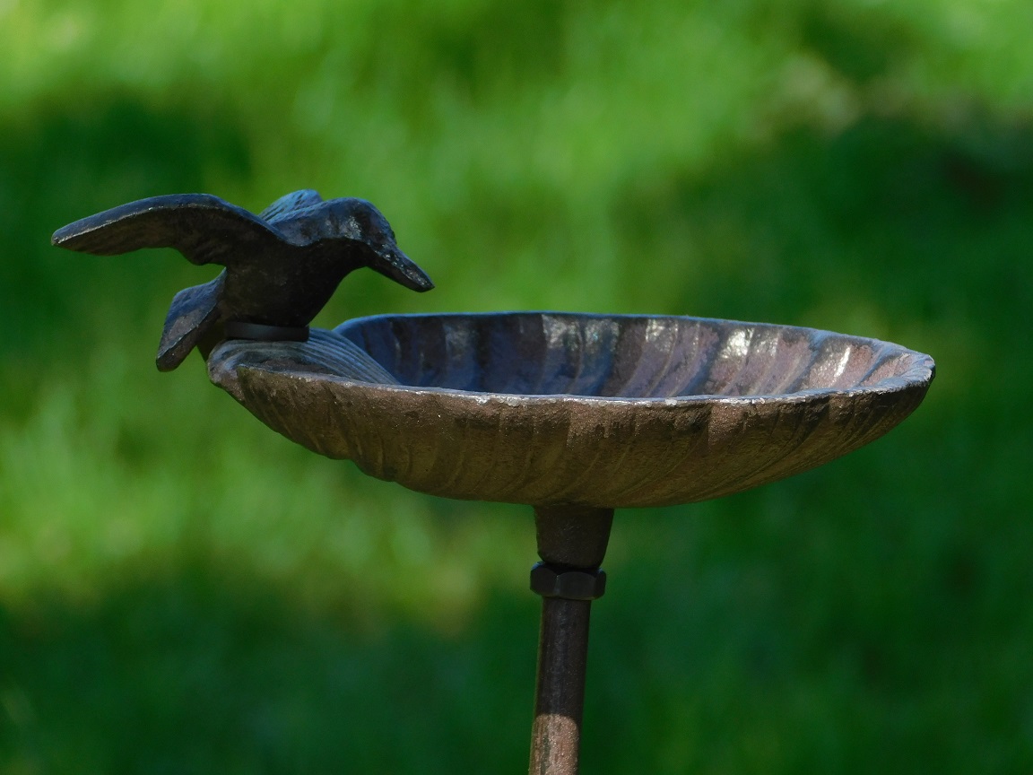 Garden Stick Bird Bath - Cast Iron - Incl. Birdie