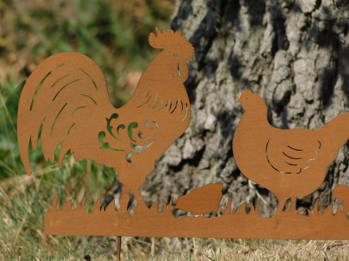 Garden stick - rooster, hen and chicks - metal in rust colour