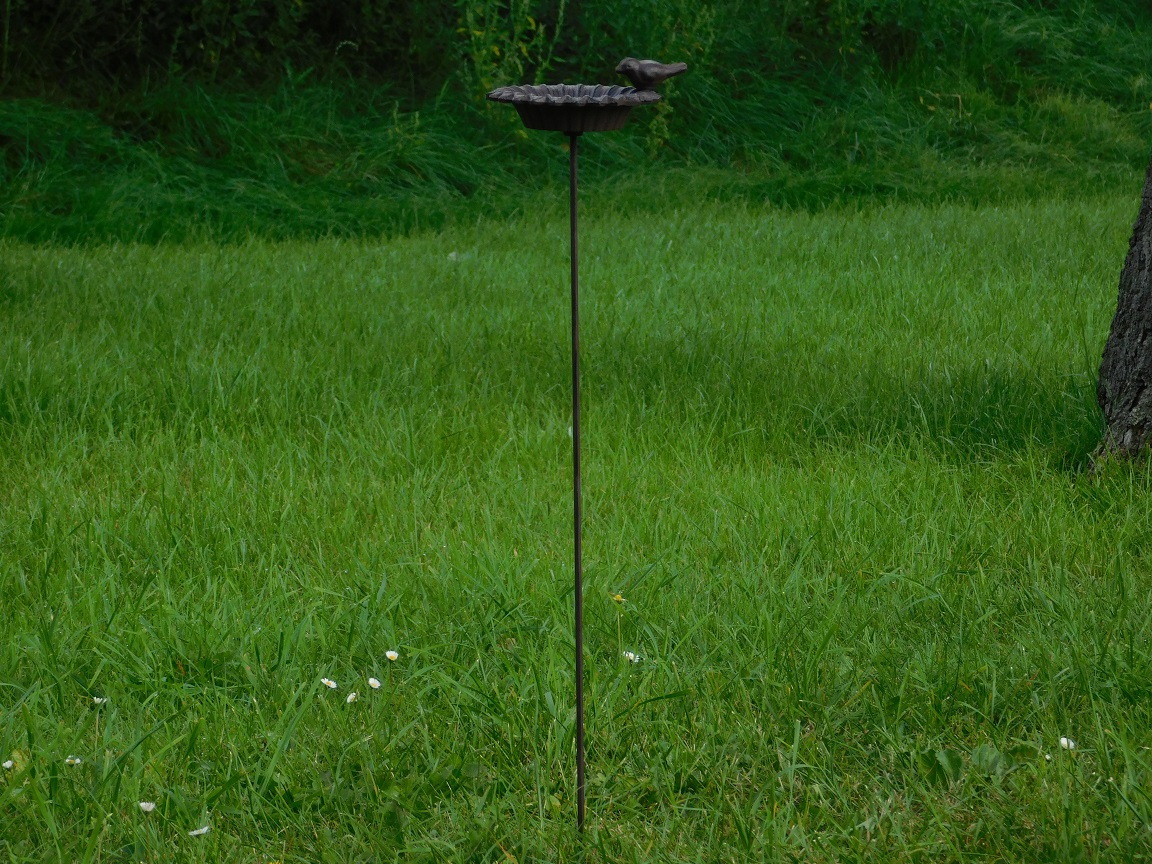 Vogeltränke auf Stift - Gartenstab - Gusseisen - Dunkelbraun