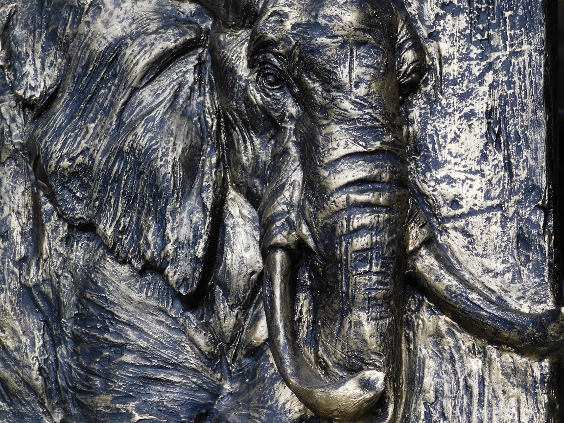 Wandschild mit Elefanten - Gold mit Schwarz - Polystone