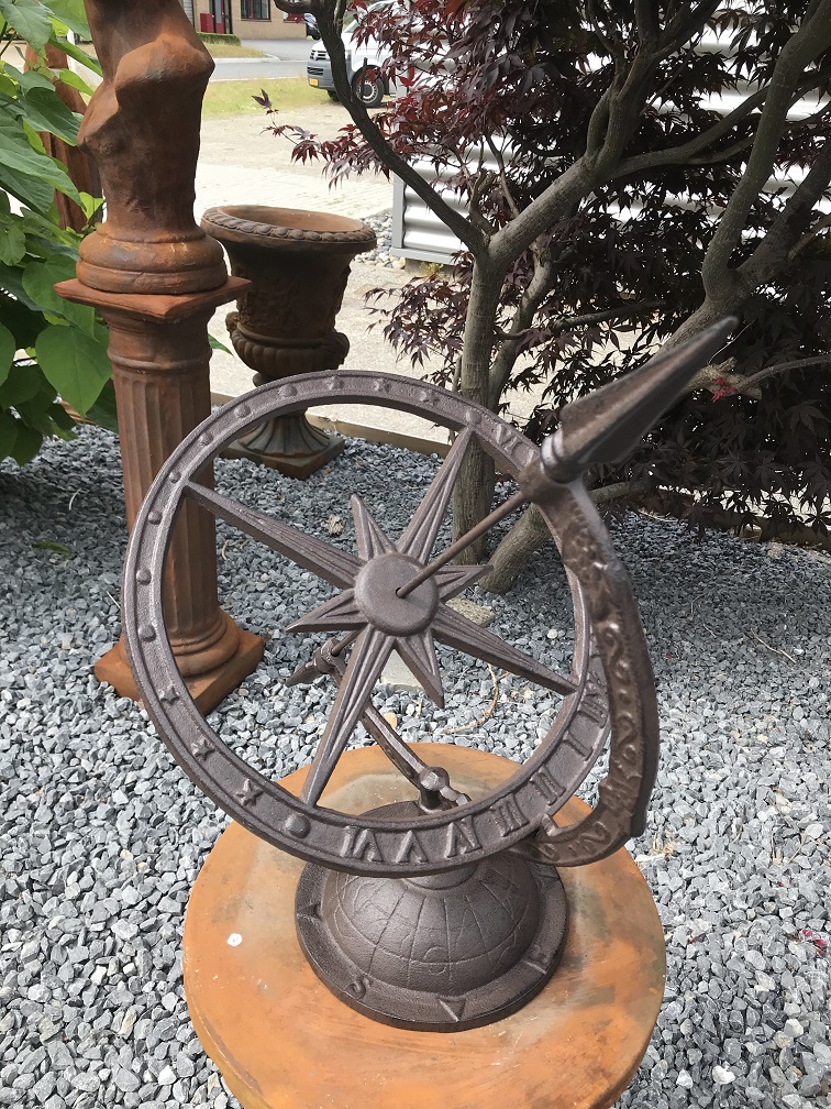 A cast iron sundial, beautiful model!