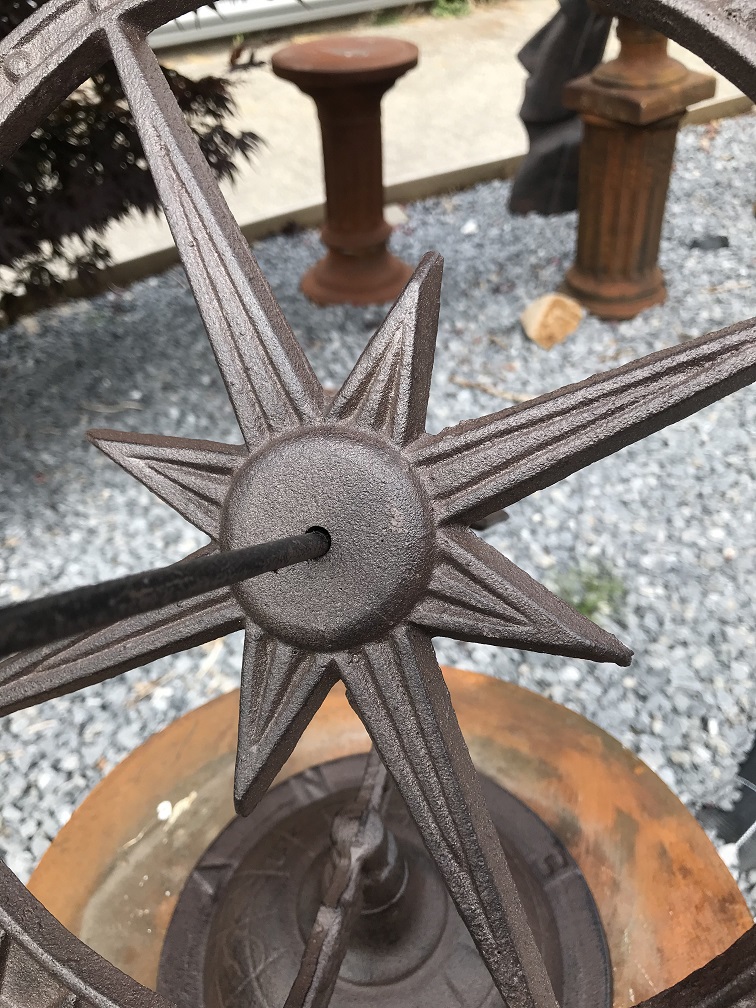 verhaal Maak een sneeuwpop overeenkomst Een gietijzeren zonnewijzer, mooi model! - CountryClassicDesign, Alle accessoires voor in en om uw huis. Maak van je huis een thuis. verhaal Maak een sneeuwpop overeenkomst Een gietijzeren zonnewijzer, mooi model! - CountryClassicDesign, Alle accessoires voor in en om uw huis. Maak van je huis een thuis.