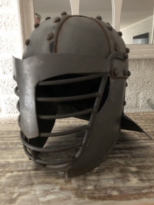 Ritterhelm altes Metall, mit klappbarem Gesichtsschild, alt!