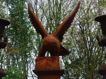 Adelaar XL op Sokkel - 175 cm - Gietijzer