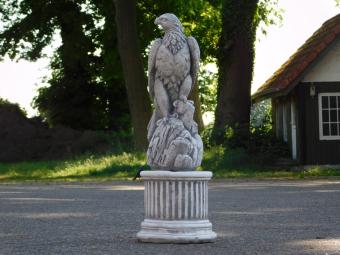 Eagle on Round Pedestal - 83 cm - Stone