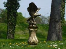 Eagle on pedestal - polystone - gold/black