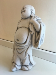 Staande Boeddha - steen - wit/grijs