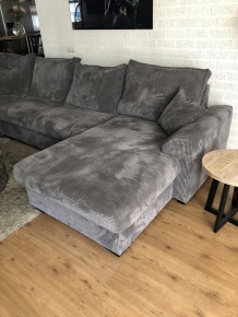 Beautiful hefty new rib fabric U-lounge corner sofa model, in multiple colors. Standcolor is Taupe