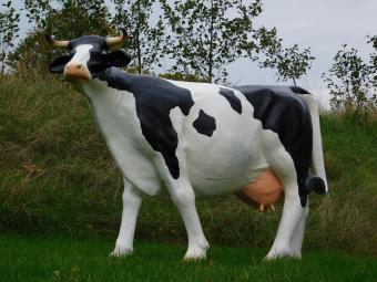 Skulptur Kuh XXL – 147 x 205 cm – Polystone