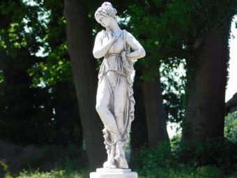 Beeld Vrouw op Ronde Sokkel - 88 cm - Steen