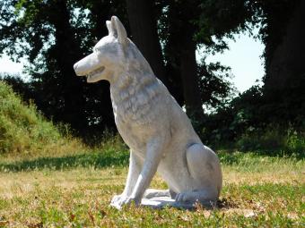 Wolfsskulptur XL – 70 x 60 cm – Stein