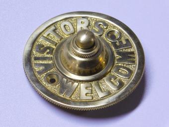 Deurbel ''Visitors Welcome'' - 8 cm - Messing