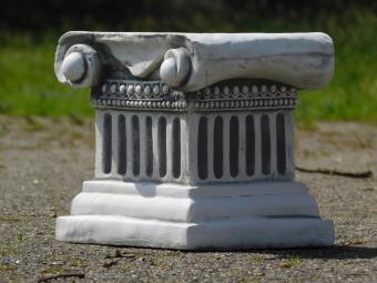Griechischer Sockel Klein - 23 cm - Stein