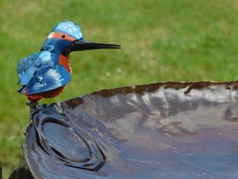 Handgemaakte Voederschaal / Vogelbad – Metaal – Ø 45 cm – Met IJsvogel