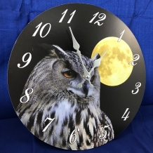 Wooden clock with an image of an owl