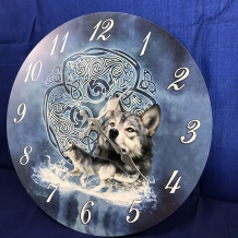 Uhr Holz mit Bild eines keltischen Wolfes