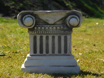 Small Pedestal - 23 x 23 cm - Stone - Classic Design