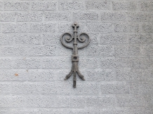 Schöner Gusseisen-Wandbalkenanker mit Schraublöchern - Authentischer Baustil