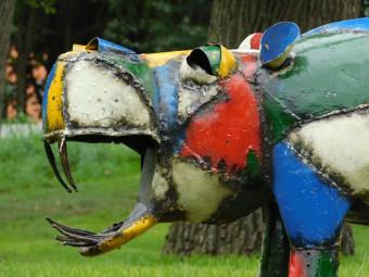 Nilpferd-Bamba-Skulptur – 50 x 80 cm – Metallkunstwerk – Farbenfroh