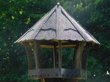 Robustes Vogelfutterhaus - 200 cm - Holz - Handgefertigt