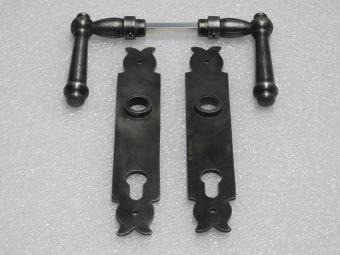 Set Deurbeslag - Klinken Windsor + Deurplaten Noble PC 92 - Gietijzer Verzinkt