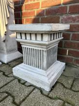 Sockel - Säule - 42 cm - Quadratisch - Stein