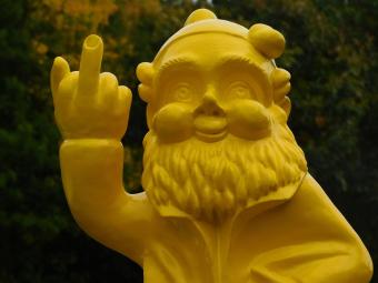 Garden gnome Middle finger XL - 80 cm - Yellow