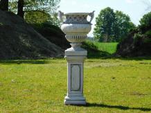 Gartenvase mit Ähren auf Sockel - 110 cm - Stein 