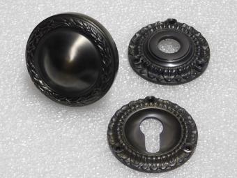 Fixed Door Knob Set with Rosettes – PC – Dark Patinated Brass