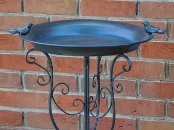 Vogelbad mit Vögelchen – 75 cm – Rustikales Blau – Metall