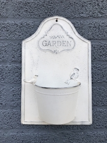 Metallische Gartenwanddekoration - Mit Blumenkasten - Aus Metall gefertigt