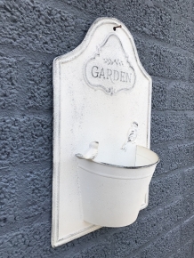 Metalen Wanddecoratie voor in de Tuin - Met Bloembak - Gemaakt van Metaal