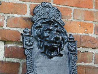 Wandbrunnen Löwe – Schwarz – 75 cm – Gusseisen