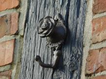 Cast iron Wall Hook with Rose - 2-Hooks - 13 cm High - Dark brown