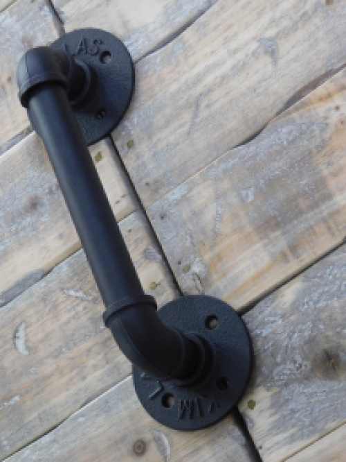 Beautiful industrial door handle, iron black modern, very nice.