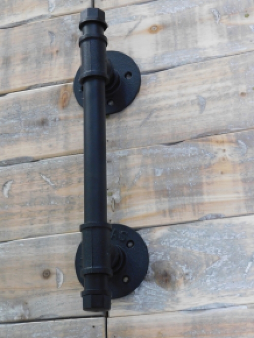 Beautiful hefty industrial door handle, iron black modern, very nice.